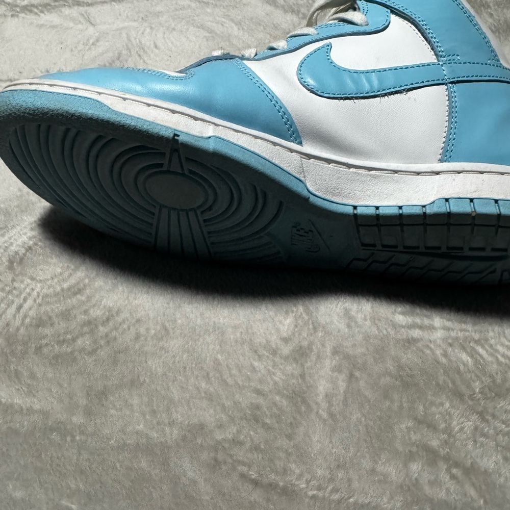 Nike High-Top Sneakers in Light Blue and White - Picture 7 of 8
